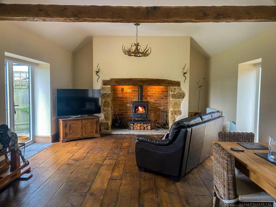 The Udderhouse - Udderly Unforgettable Retreat Villa Donyatt Екстериор снимка